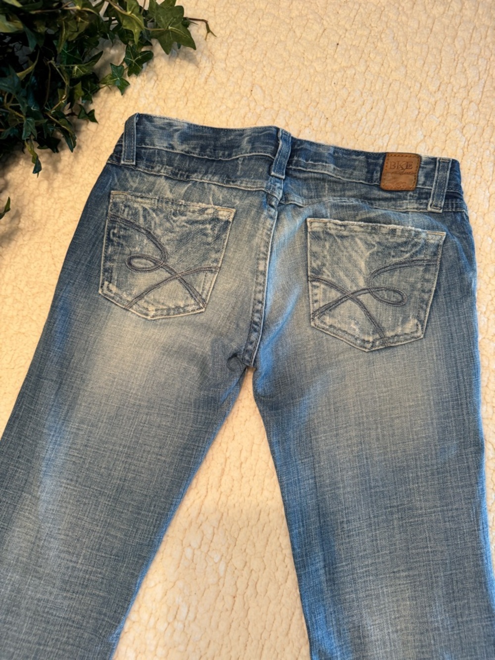 BKE Women's Light Blue Straight Leg Jeans